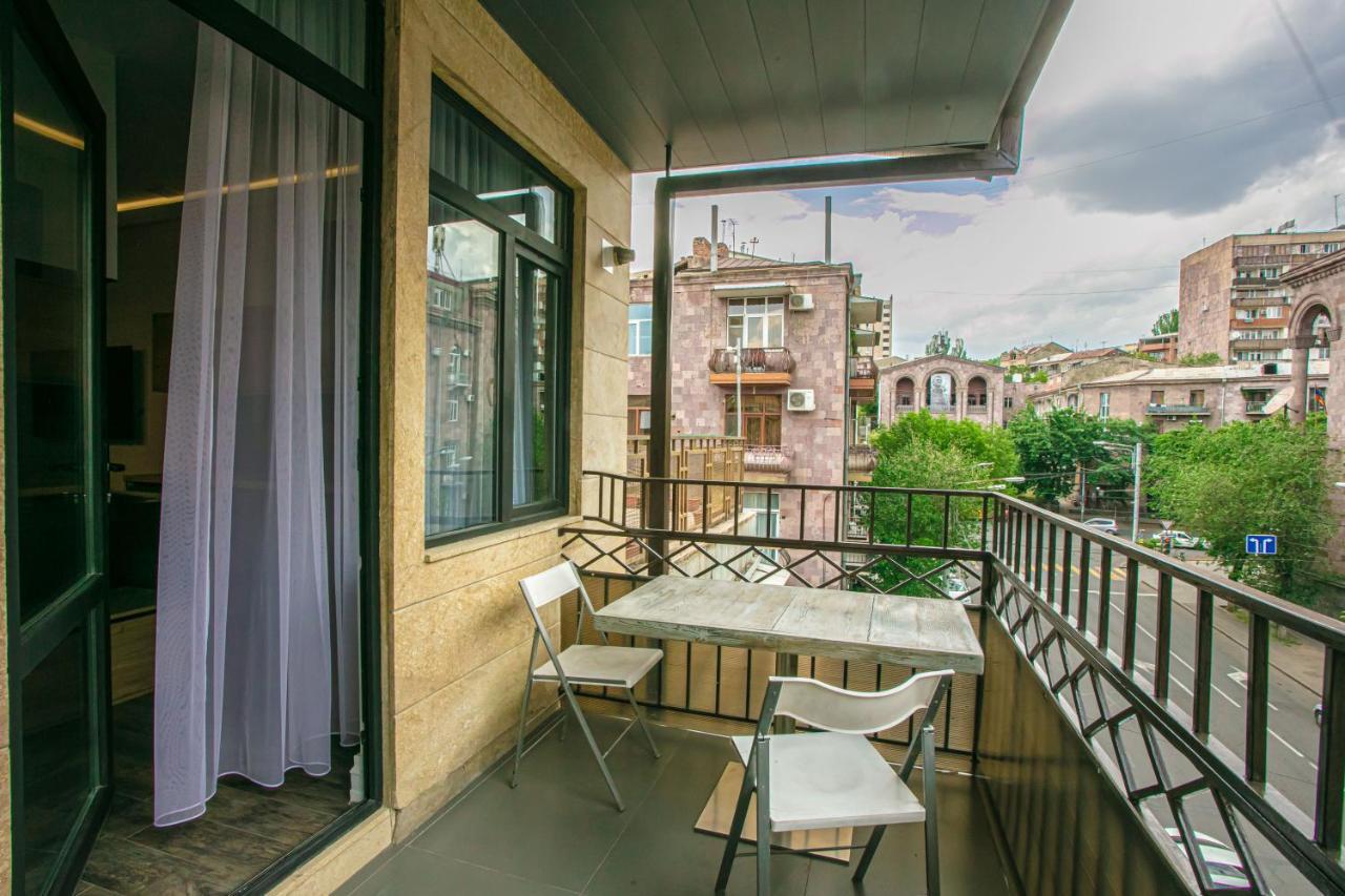 Luxe Apartment In Center Yerevan Exterior foto