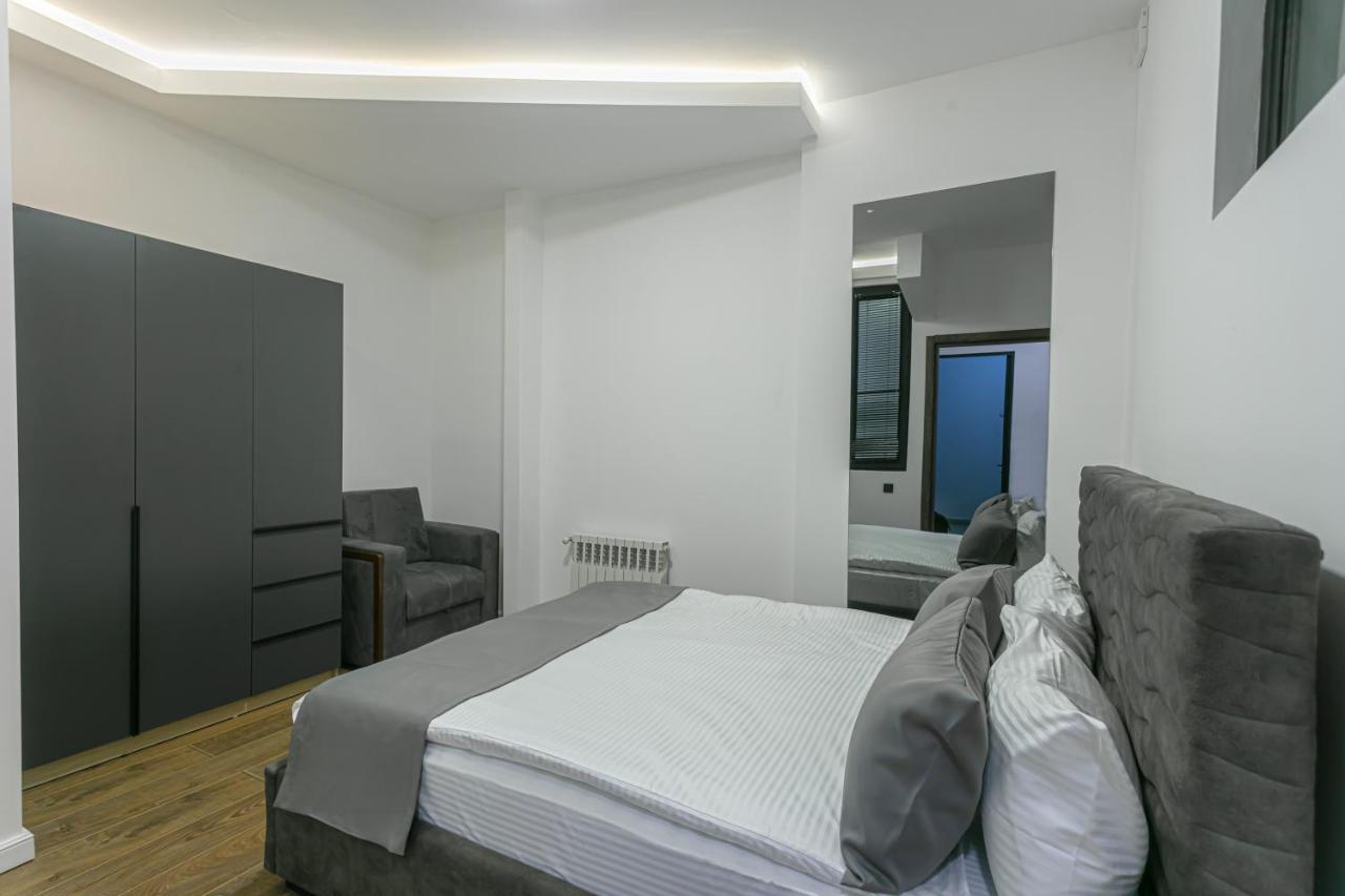 Luxe Apartment In Center Yerevan Exterior foto