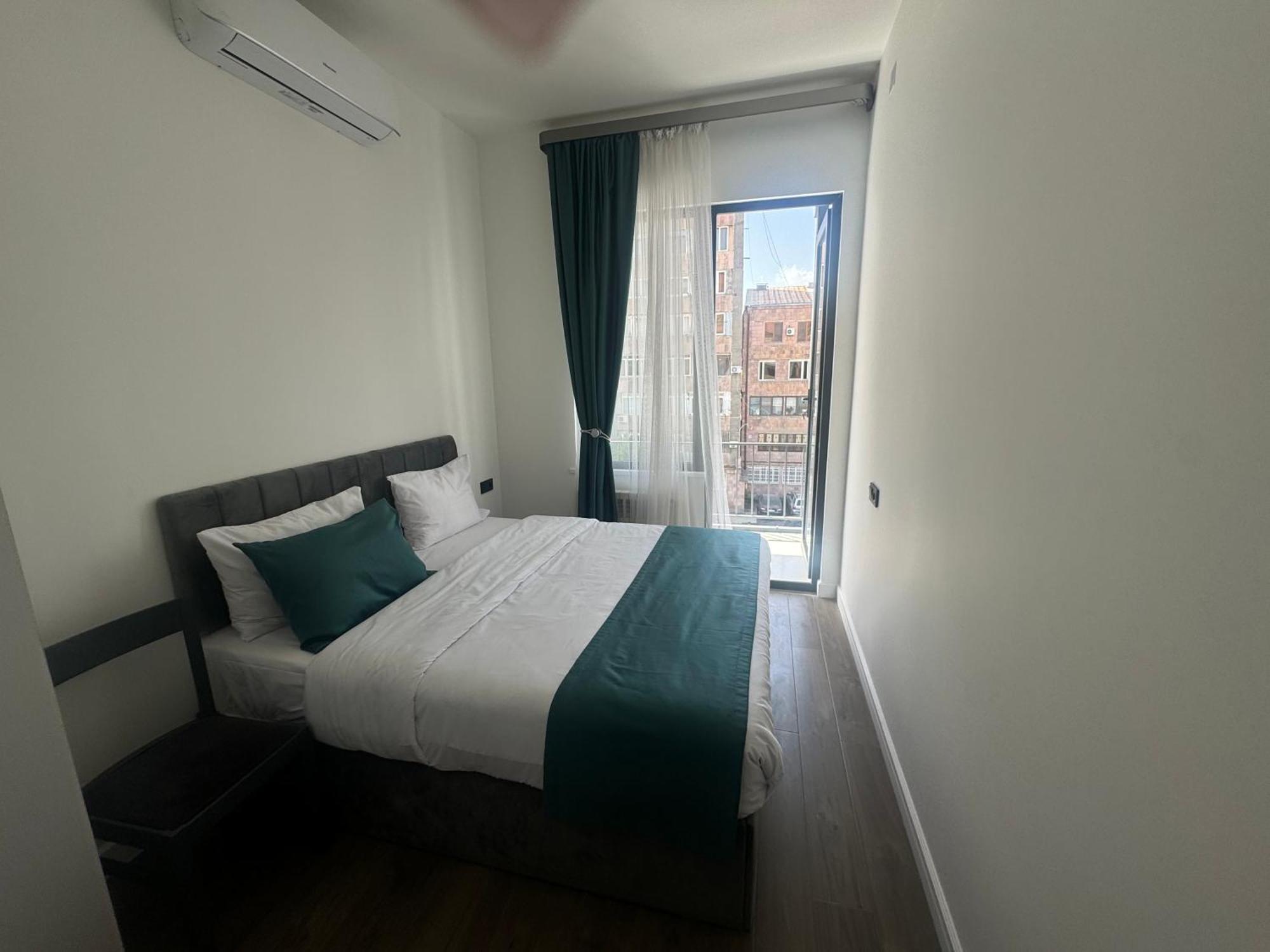 Luxe Apartment In Center Yerevan Exterior foto