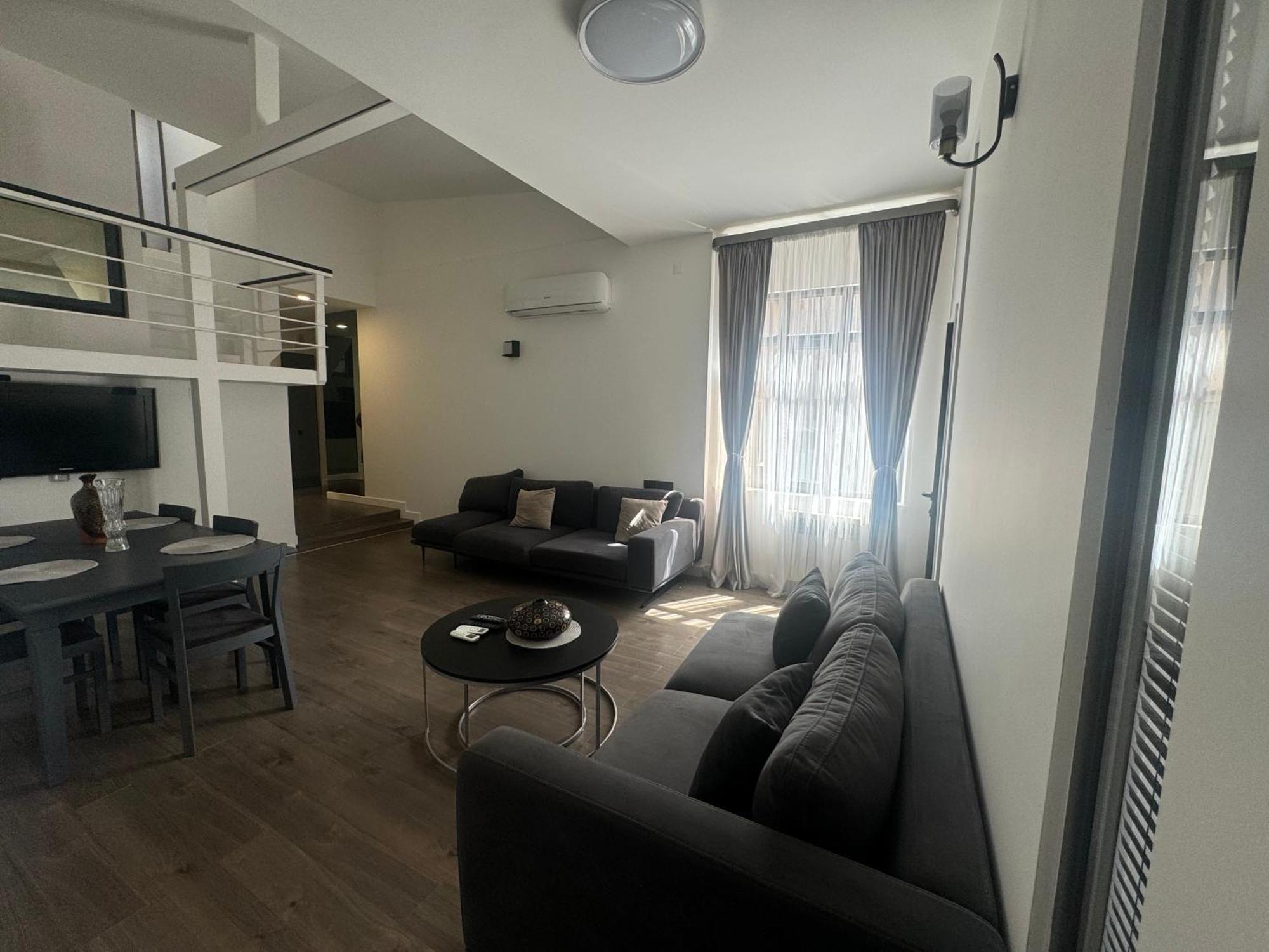 Luxe Apartment In Center Yerevan Exterior foto