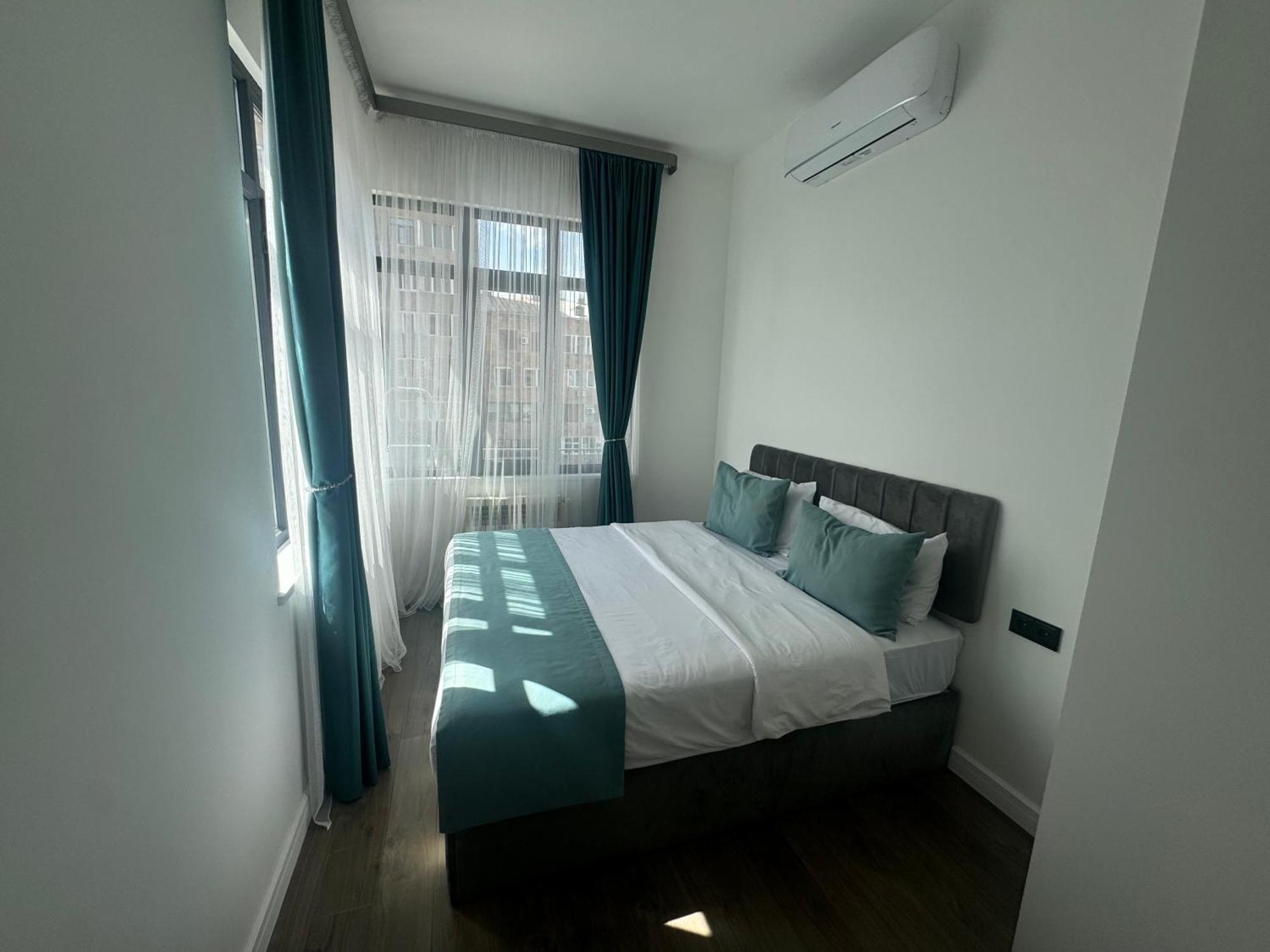 Luxe Apartment In Center Yerevan Exterior foto